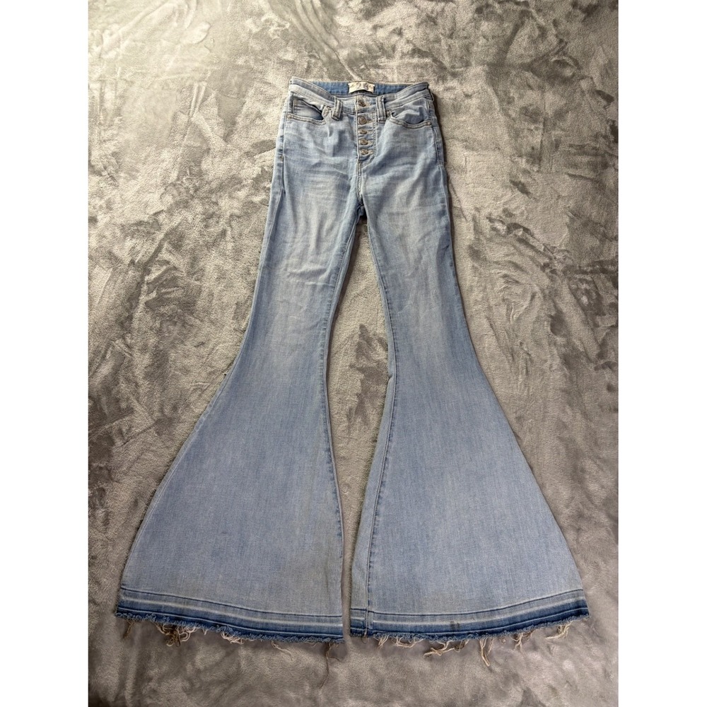 We the Free Womens Size 26 Light Wash Flare Bell Bottom Jeans 33 Inseam Y2K
